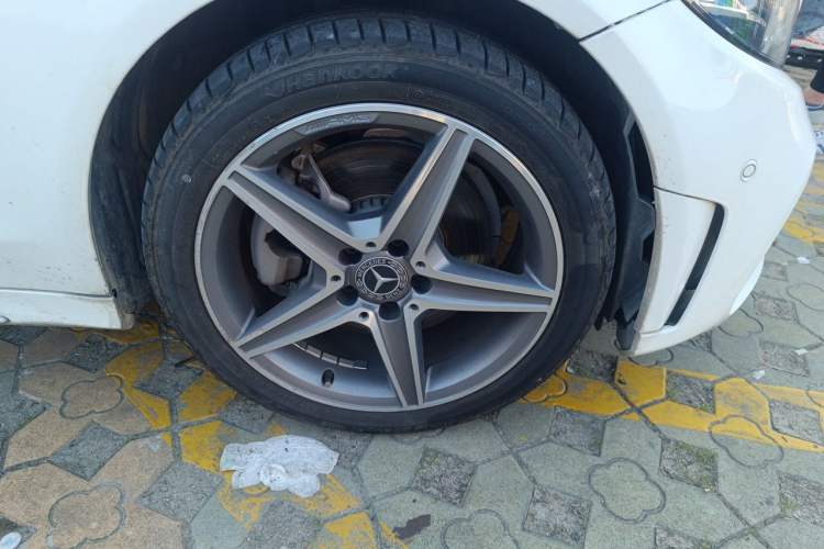 Used Mercedes-Benz C-Class 2019 C 260 Sport Edition 4MATIC Right Front Wheel Hub