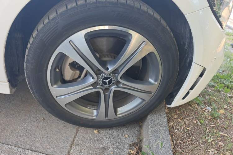 Used Mercedes-Benz C-Class 2019 C 260 L Sport Edition Right Front Wheel Hub