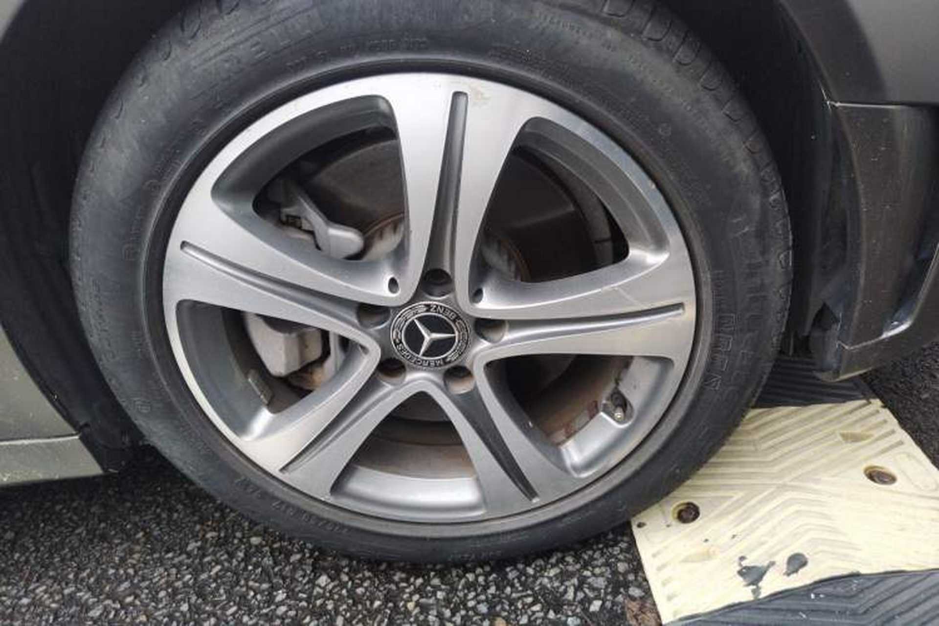 Used Mercedes-Benz C-Class 2019 C 260 L Sport Edition Right Front Wheel Hub