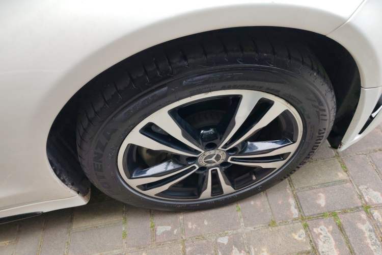 Used Mercedes-Benz C-Class 2019 C 260 Sport Edition Right Front Wheel Hub