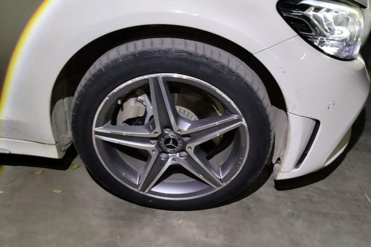 Used Mercedes-Benz C-Class 2019 C 260 L 4MATIC Sport Edition Right Front Wheel Hub