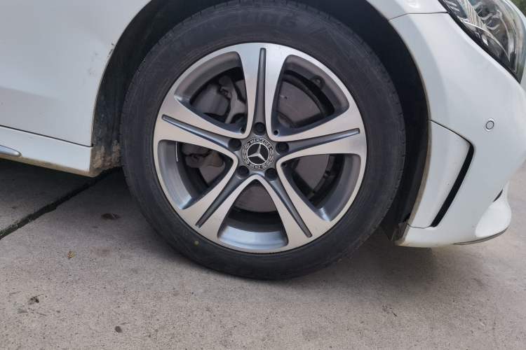 Used Mercedes-Benz C-Class 2019 C 260 L Sport Edition Right Front Wheel Hub