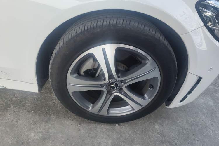 Used Mercedes-Benz C-Class 2019 C 260 L Sport Edition Right Front Wheel Hub