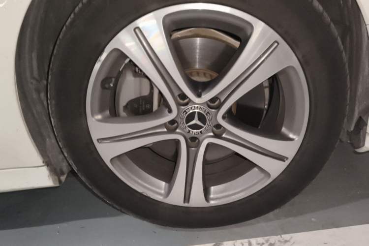 Used Mercedes-Benz C-Class 2019 C 260 L Sport Edition Right Front Wheel Hub