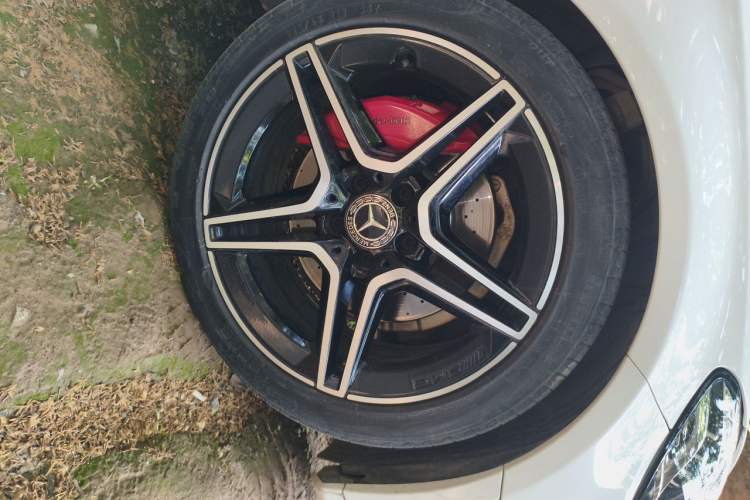 Used Mercedes-Benz C-Class 2019 C 260 Coupe Right Front Wheel Hub