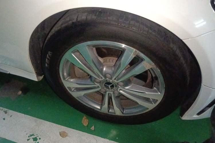 Used Mercedes-Benz C-Class 2019 C 180 L Fashion Edition Sport Version Right Front Wheel Hub