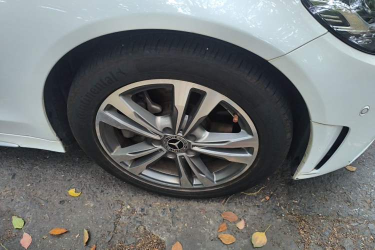 Used Mercedes-Benz C-Class 2019 C 180 L Fashion Edition Sport Version Right Front Wheel Hub