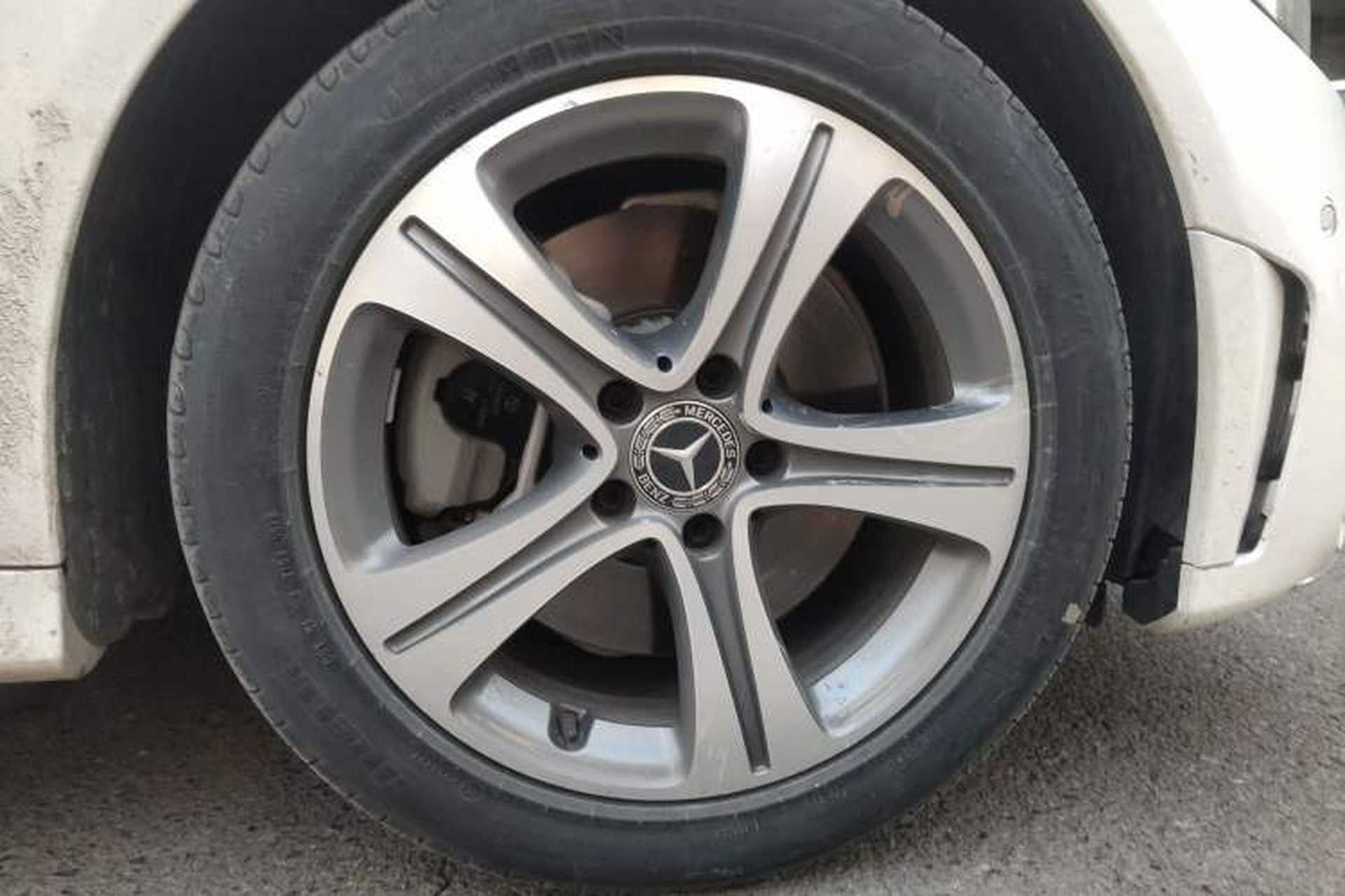 Used Mercedes-Benz C-Class 2019 Restyled C 260 L Sport Edition Right Front Wheel Hub