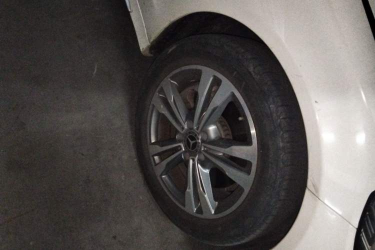 Used Mercedes-Benz C-Class 2019 C 180 L Fashion Edition Sport Version Right Front Wheel Hub