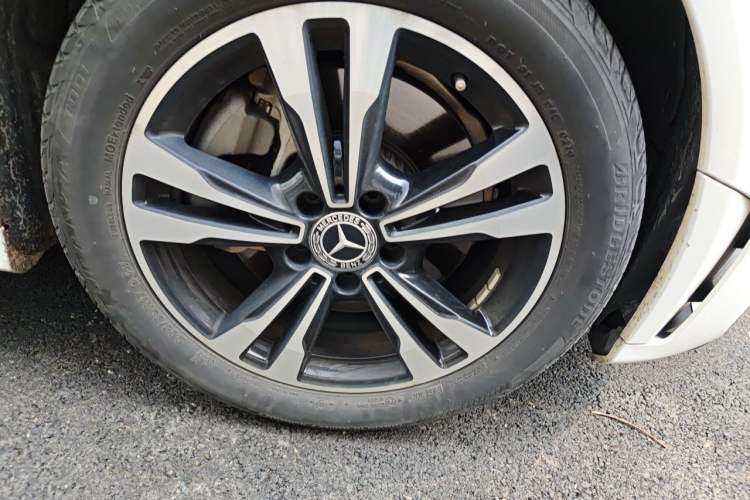 Used Mercedes-Benz C-Class 2019 C 260 Sport Edition Right Front Wheel Hub