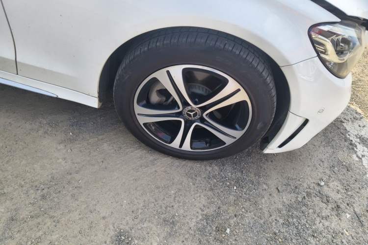 Used Mercedes-Benz C-Class 2019 Restyled C 260 L Sport Edition Right Front Wheel Hub