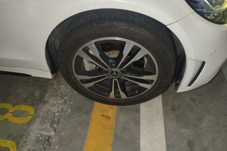 Used Mercedes-Benz C-Class 2019 C 260 Sport Edition Right Front Wheel Hub
