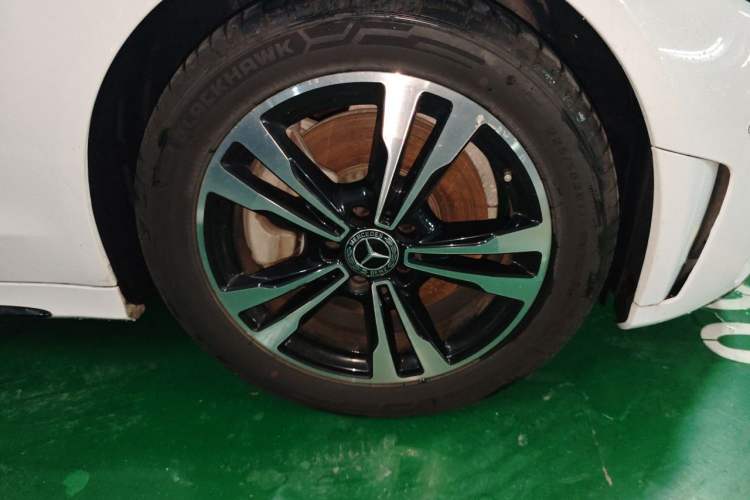 Used Mercedes-Benz C-Class 2019 C 260 Sport Edition Right Front Wheel Hub