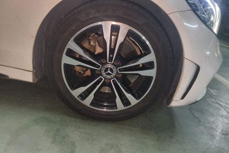 Used Mercedes-Benz C-Class 2019 C 260 Sport Edition Right Front Wheel Hub