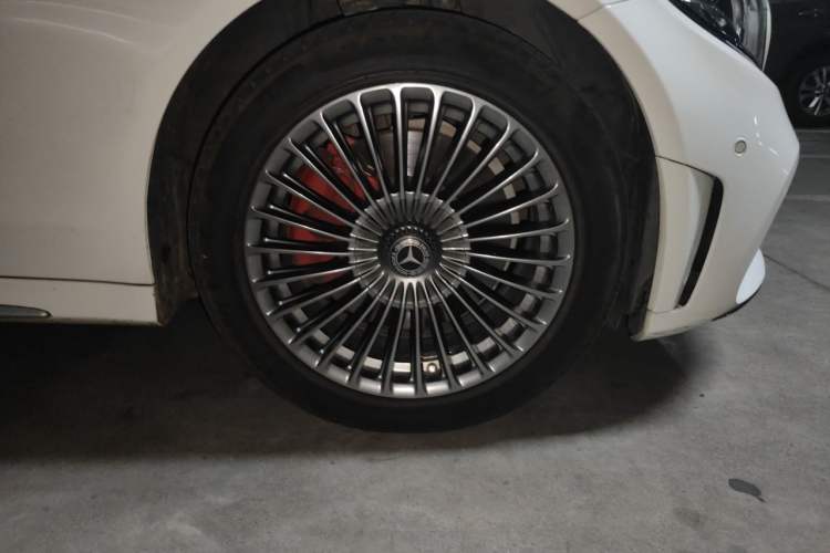 Used Mercedes-Benz C-Class 2019 C 260 L Sport Edition Right Front Wheel Hub