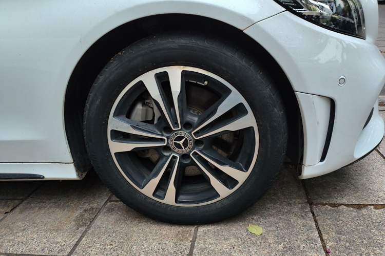 Used Mercedes-Benz C-Class 2019 C 260 Sport Edition Right Front Wheel Hub