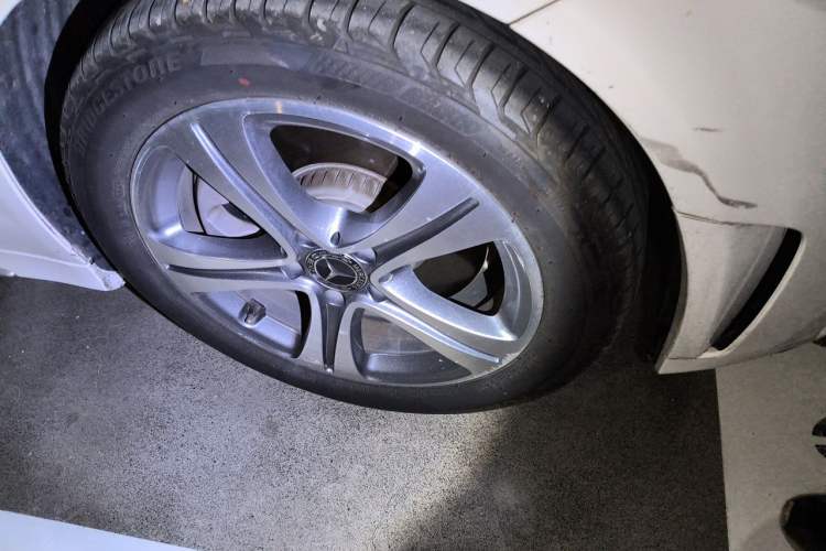 Used Mercedes-Benz C-Class 2019 C 260 L Sport Edition Right Front Wheel Hub