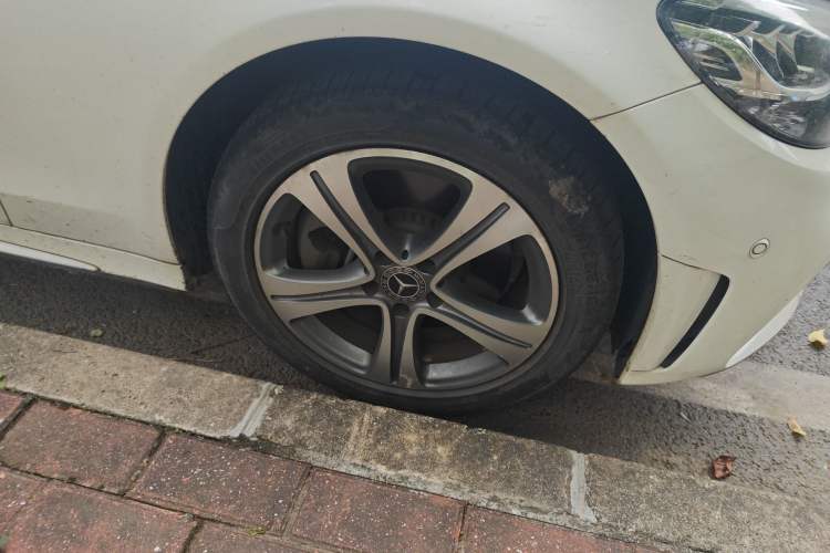 Used Mercedes-Benz C-Class 2019 Restyled C 260 L Sport Edition Right Front Wheel Hub