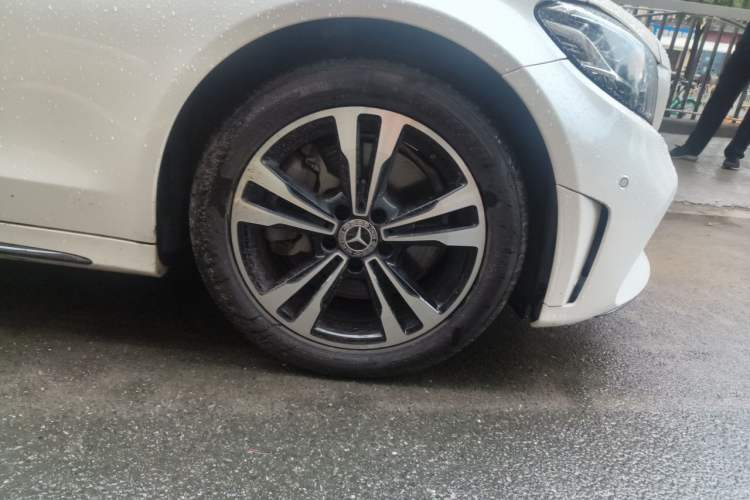 Used Mercedes-Benz C-Class 2019 C 260 Sport Edition Right Front Wheel Hub