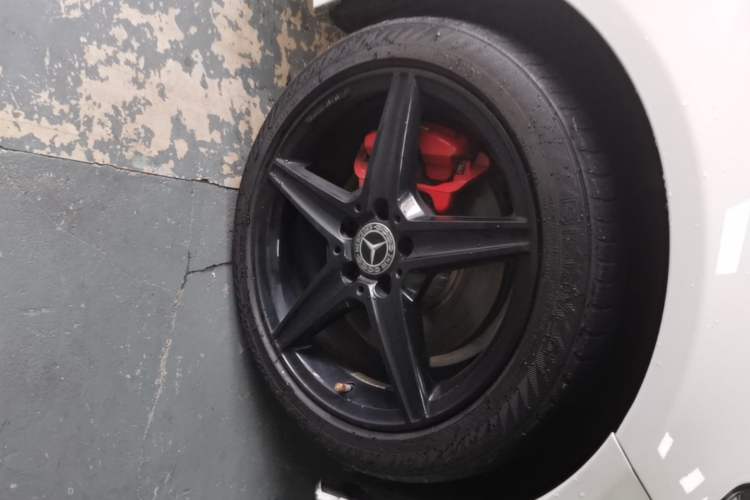 Used Mercedes-Benz C-Class 2019 C 260 L 4MATIC Sport Edition Right Front Wheel Hub