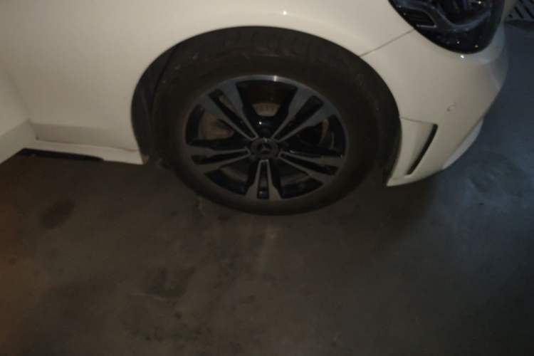 Used Mercedes-Benz C-Class 2019 C 260 Sport Edition Right Front Wheel Hub
