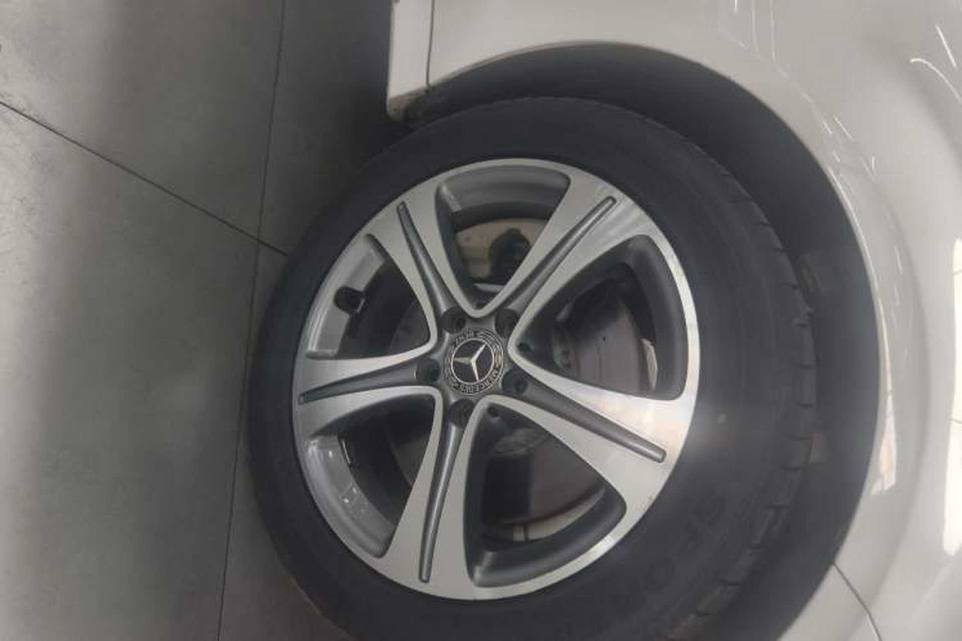 Used Mercedes-Benz C-Class 2019 Restyled C 260 L Sport Edition Right Front Wheel Hub