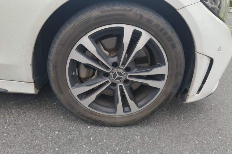 Used Mercedes-Benz C-Class 2019 C 260 Sport Edition Right Front Wheel Hub