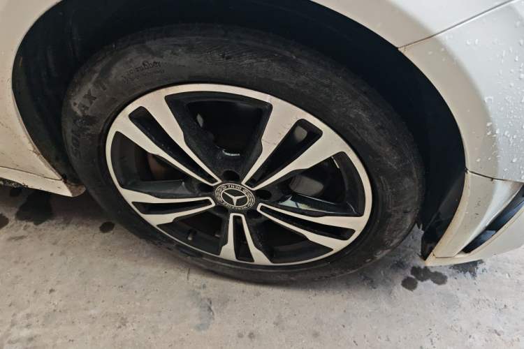 Used Mercedes-Benz C-Class 2019 C 260 Sport Edition Right Front Wheel Hub