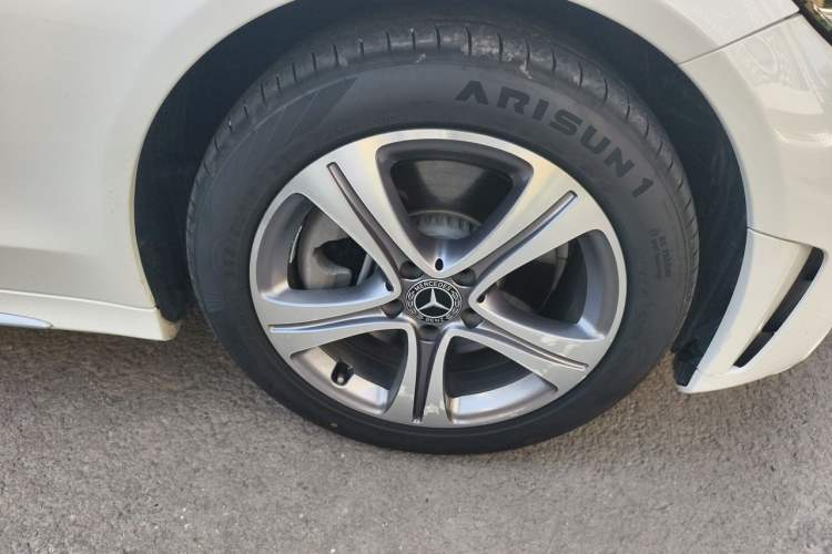 Used Mercedes-Benz C-Class 2019 Restyled C 260 L Sport Edition Right Front Wheel Hub