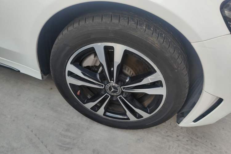 Used Mercedes-Benz C-Class 2019 C 260 Sport Edition Right Front Wheel Hub