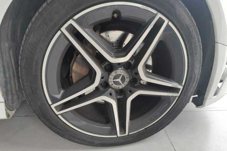 Used Mercedes-Benz C-Class 2019 C 260 Coupe Right Front Wheel Hub
