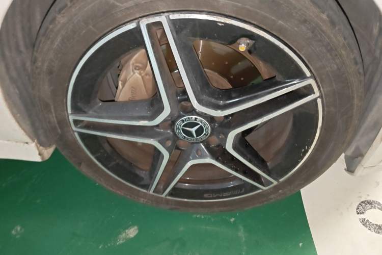 Used Mercedes-Benz C-Class 2019 C 260 Coupe Right Front Wheel Hub