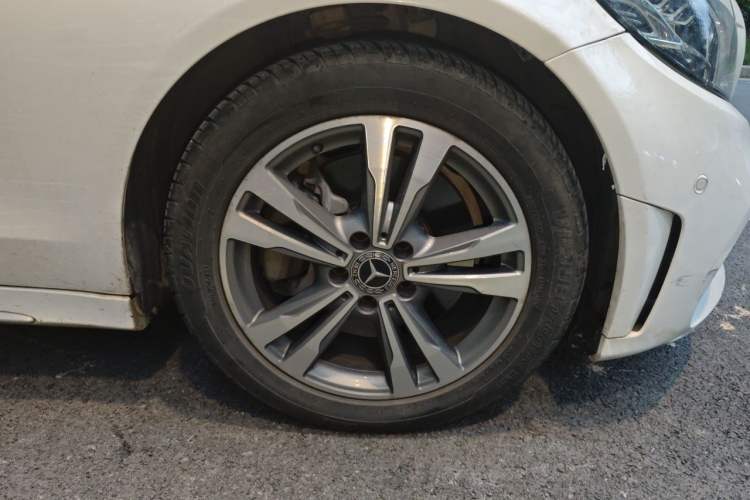 Used Mercedes-Benz C-Class 2019 C 180 L Fashion Edition Sport Version Right Front Wheel Hub