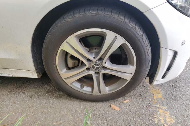 Used Mercedes-Benz C-Class 2019 C 260 L Sport Edition Right Front Wheel Hub