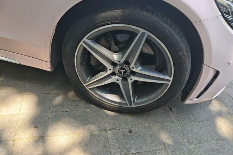 Used Mercedes-Benz C-Class 2019 C 260 Sport Edition 4MATIC Right Front Wheel Hub