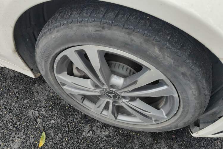 Used Mercedes-Benz C-Class 2019 C 180 L Dynamic Sports Edition Right Front Wheel Hub