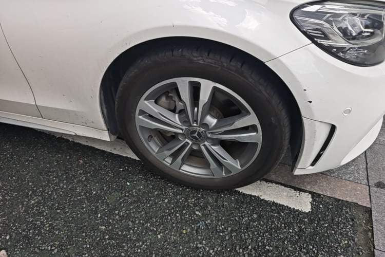 Used Mercedes-Benz C-Class 2019 C 180 L Fashion Edition Sport Version Right Front Wheel Hub