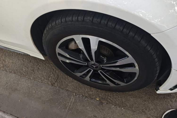 Used Mercedes-Benz C-Class 2019 C 260 Sport Edition Right Front Wheel Hub
