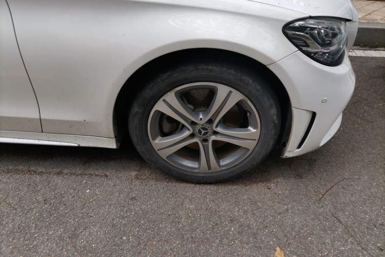 Used Mercedes-Benz C-Class 2019 C 260 L Sport Edition Right Front Wheel Hub