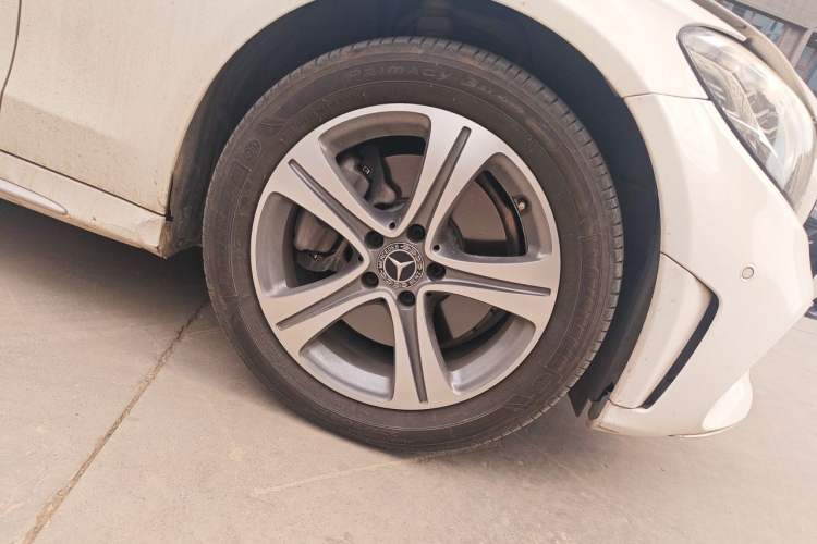 Used Mercedes-Benz C-Class 2019 C 260 L Sport Edition Right Front Wheel Hub
