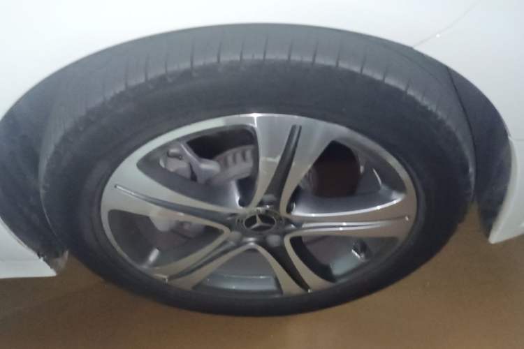 Used Mercedes-Benz C-Class 2019 Restyled C 260 L Sport Edition Right Front Wheel Hub