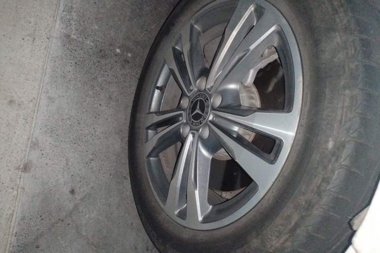 Used Mercedes-Benz C-Class 2019 C 180 L Fashion Edition Sport Version Right Front Wheel Hub