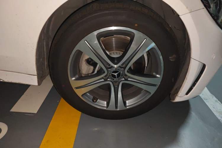 Used Mercedes-Benz C-Class 2019 C 260 L Sport Edition Right Front Wheel Hub