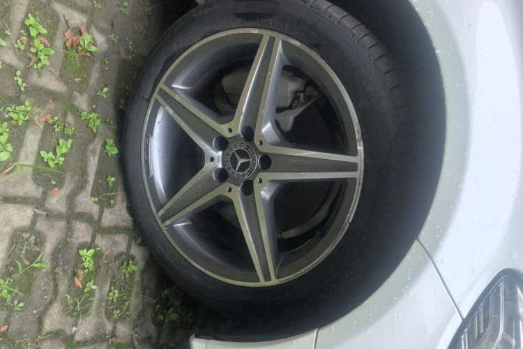 Used Mercedes-Benz C-Class 2019 C 260 L 4MATIC Sport Edition Right Front Wheel Hub