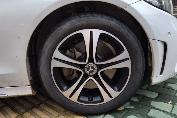 Used Mercedes-Benz C-Class 2019 C 260 L Sport Edition Right Front Wheel Hub