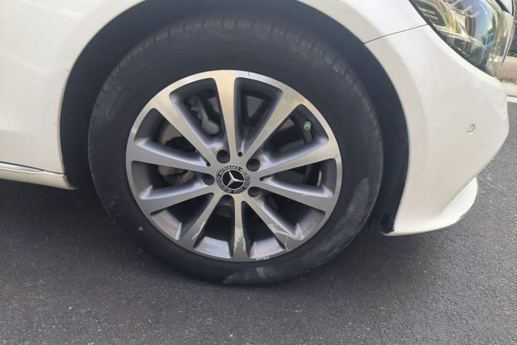 Used Mercedes-Benz C-Class 2019 Updated C 260 L Right Front Wheel Hub