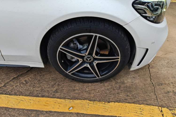 Used Mercedes-Benz C-Class 2019 C 260 Sport Edition 4MATIC Right Front Wheel Hub