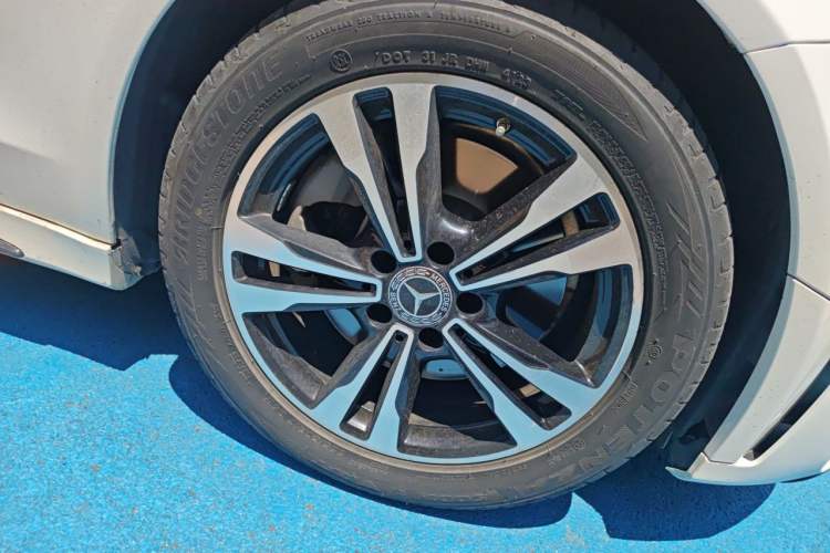 Used Mercedes-Benz C-Class 2019 C 260 Sport Edition Right Front Wheel Hub