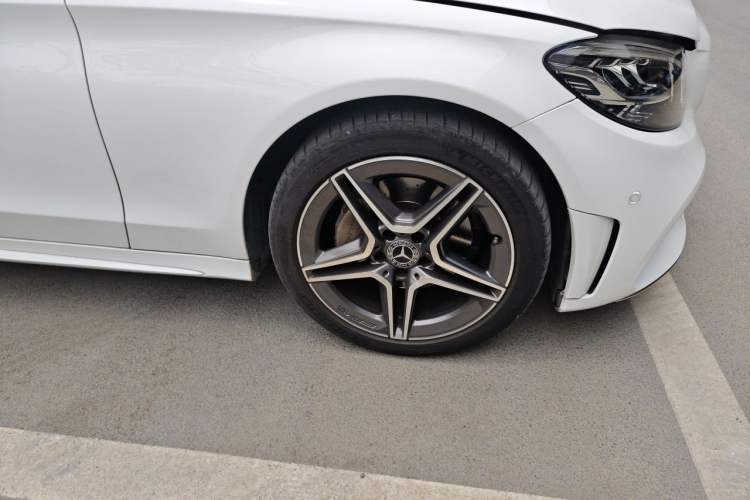 Used Mercedes-Benz C-Class 2019 C 260 Estate Right Front Wheel Hub