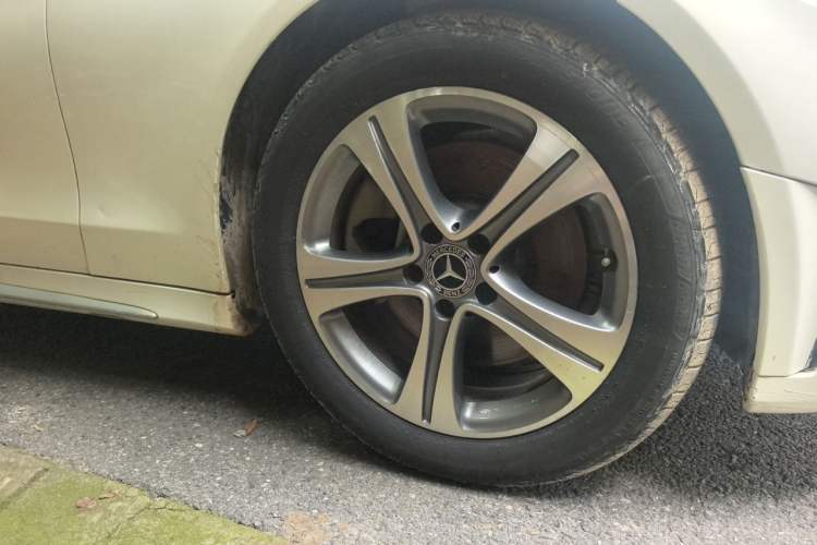 Used Mercedes-Benz C-Class 2019 C 260 L Right Front Wheel Hub